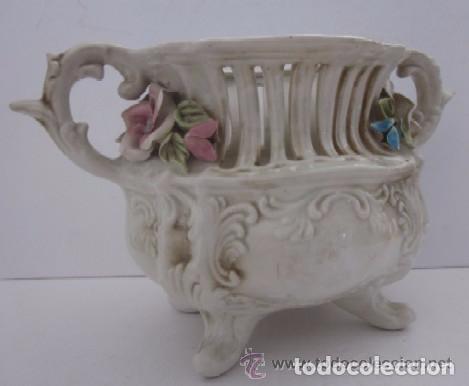 Antig&uuml;edades: CENTRO DE MESA EN PORCELANA - Foto 2