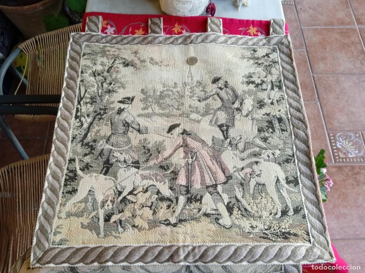 Antig&uuml;edades: Pareja de tapices antiguos - Foto 4