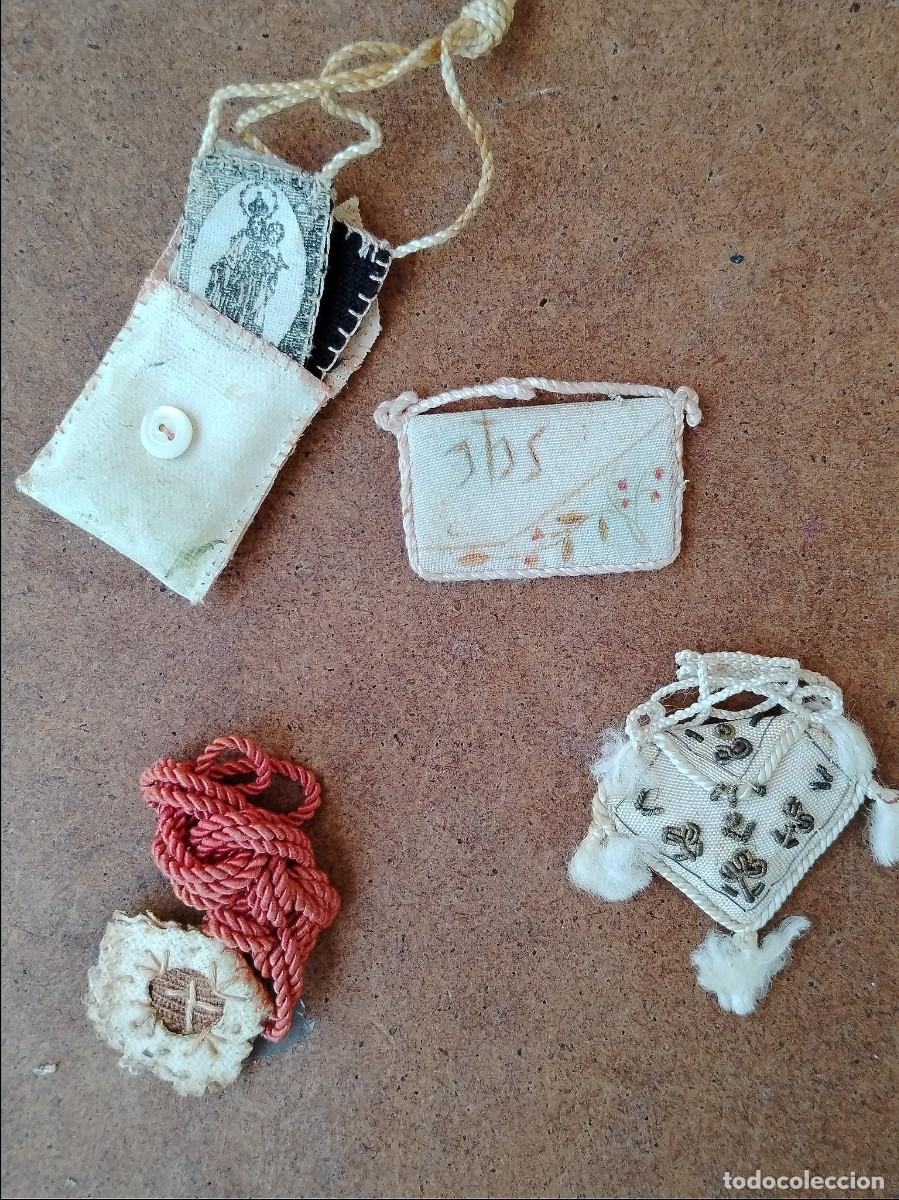 Antig&uuml;edades: LOTE DE ESCAPULARIOS CON RELIQUIA - Foto 1