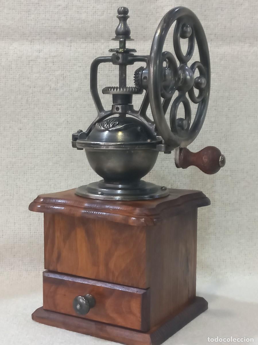 Antig&uuml;edades: MOLINILLO DE CAF&Eacute; (decorativo) 30cm.