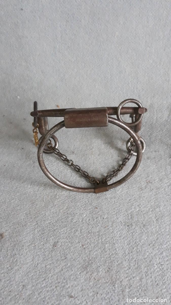 Antig&uuml;edades: Bocado de hierro para caballo,con barbada redonda - Foto 2