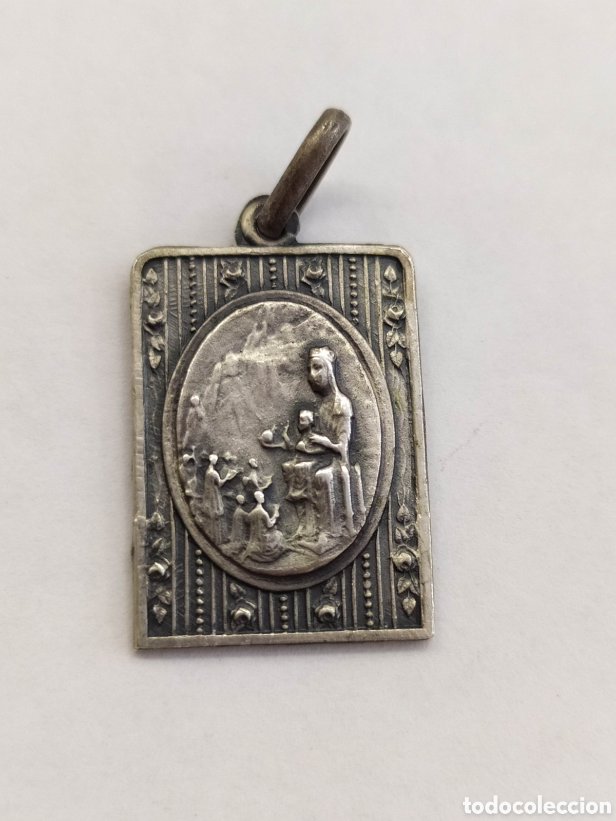 Antig&uuml;edades: Medalla Nuestras se&ntilde;ora de Montserrat. Plata. - Foto 1