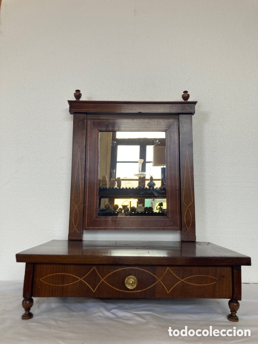Antig&uuml;edades: Tocador antiguo restaurado marqueria