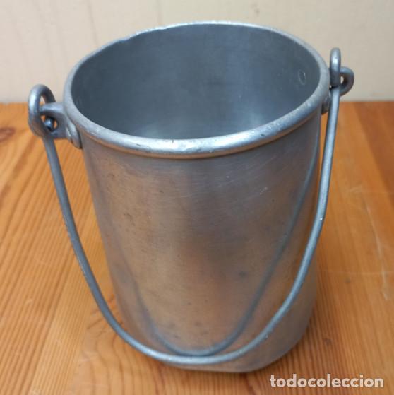 Antig&uuml;edades: ANTIGUA LECHERA DE ALUMINIO, 2&ordf; - Foto 1