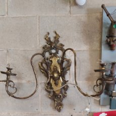 Antigüedades: LAMPARA DE PARED DE BRONCE Y LATÓN