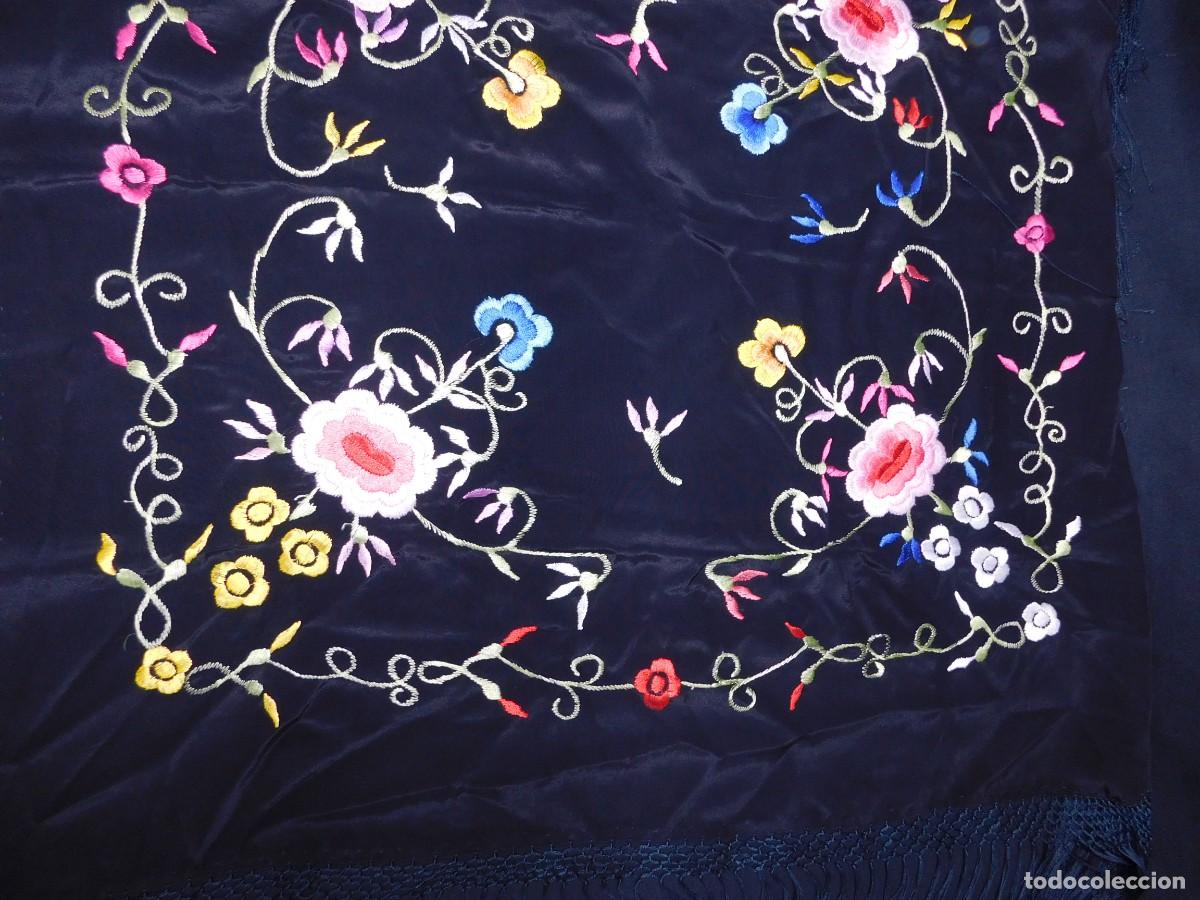 Antig&uuml;edades: MANTILLA MANILA BORDADA A MANO - Foto 6