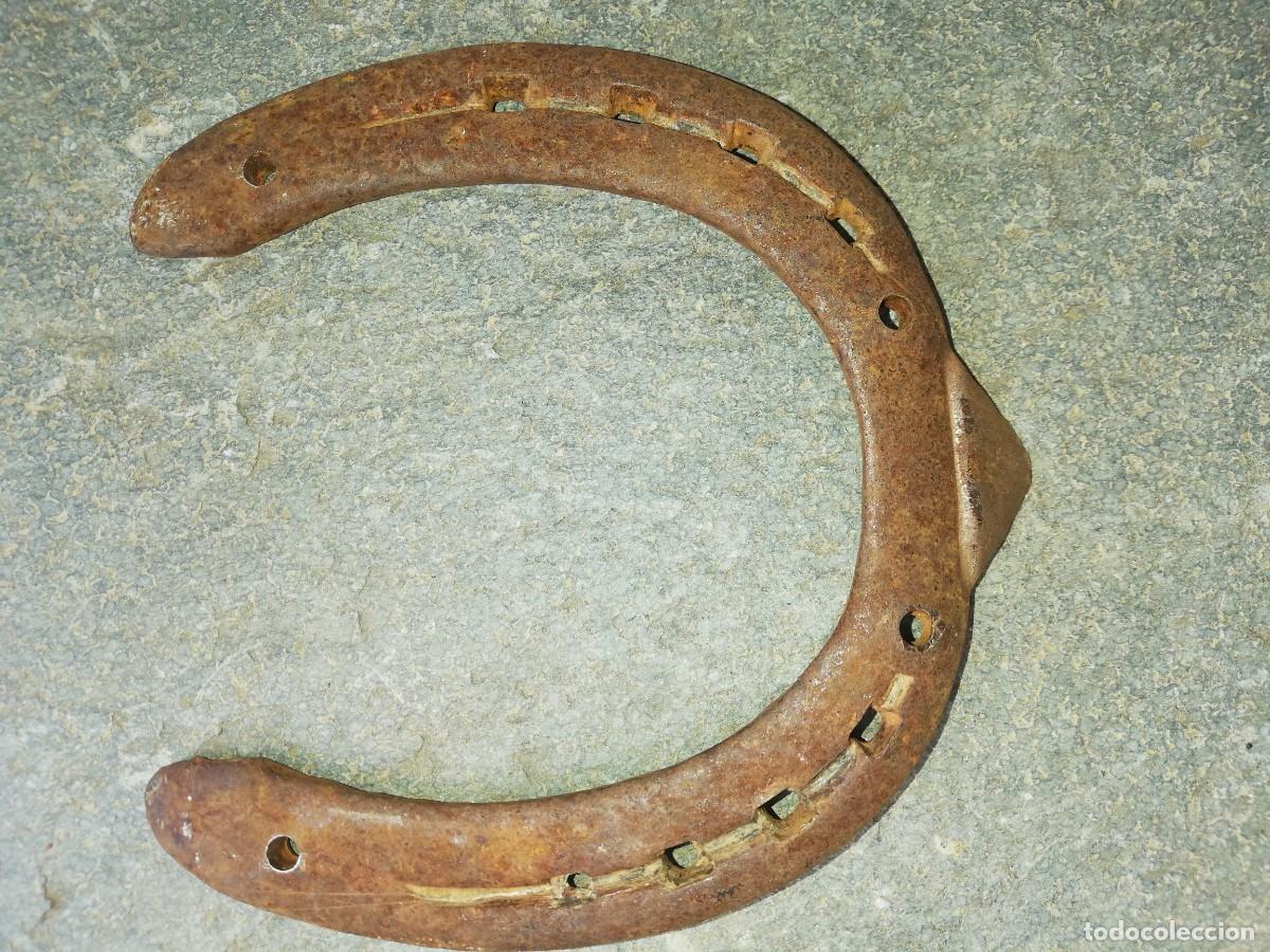 Antig&uuml;edades: Pareja de herraduras de caballo - Foto 3