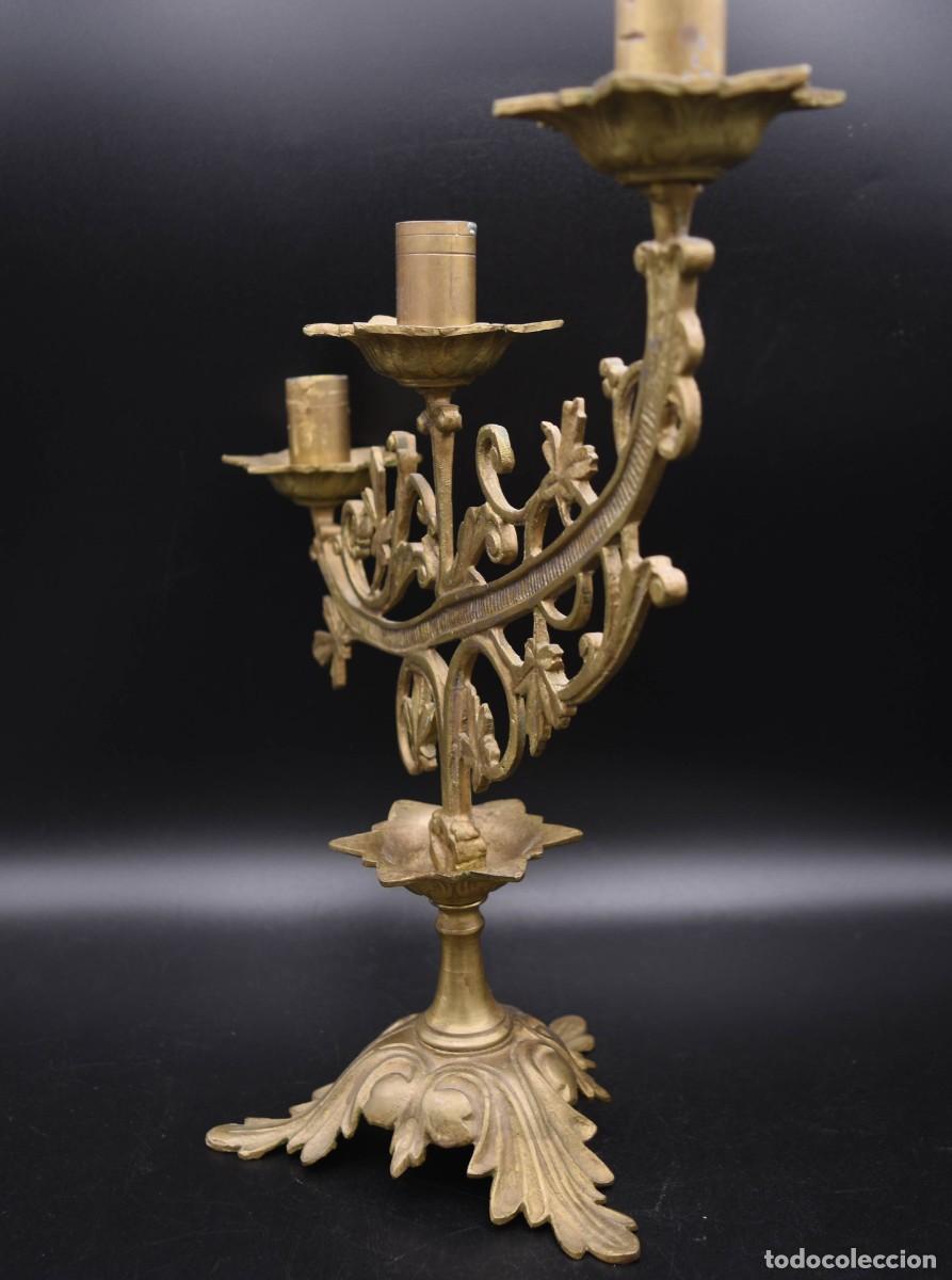 Antig&uuml;edades: Candelabro de bronce - Foto 7