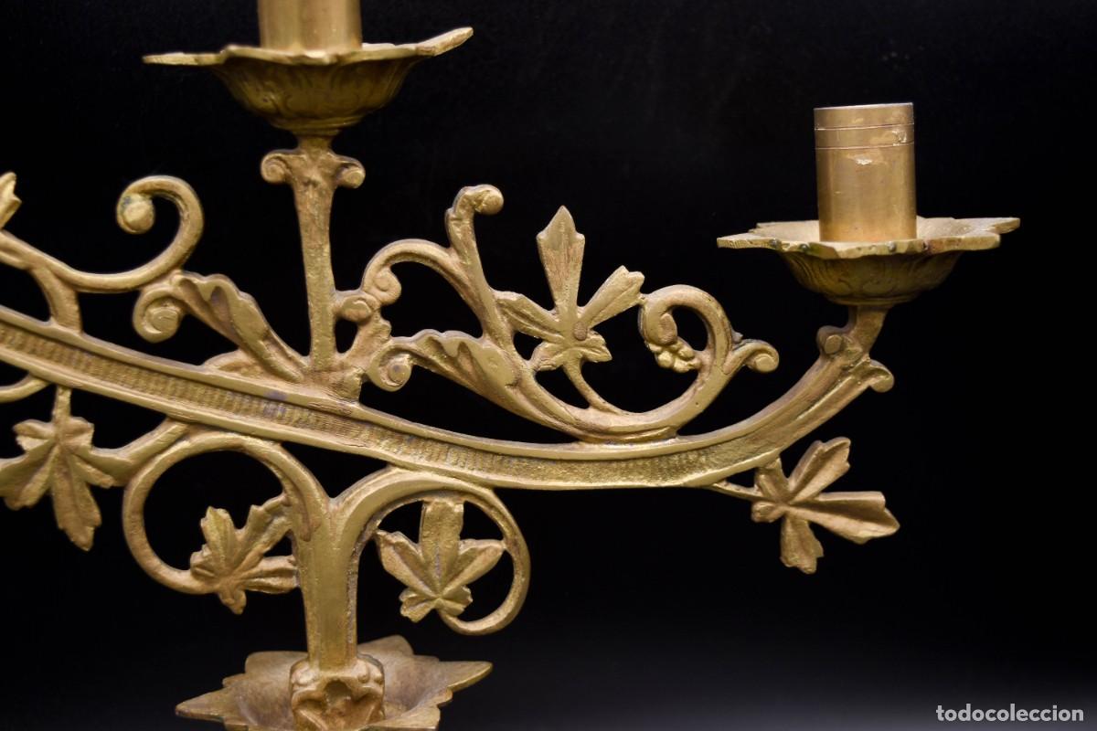 Antig&uuml;edades: Candelabro de bronce - Foto 10