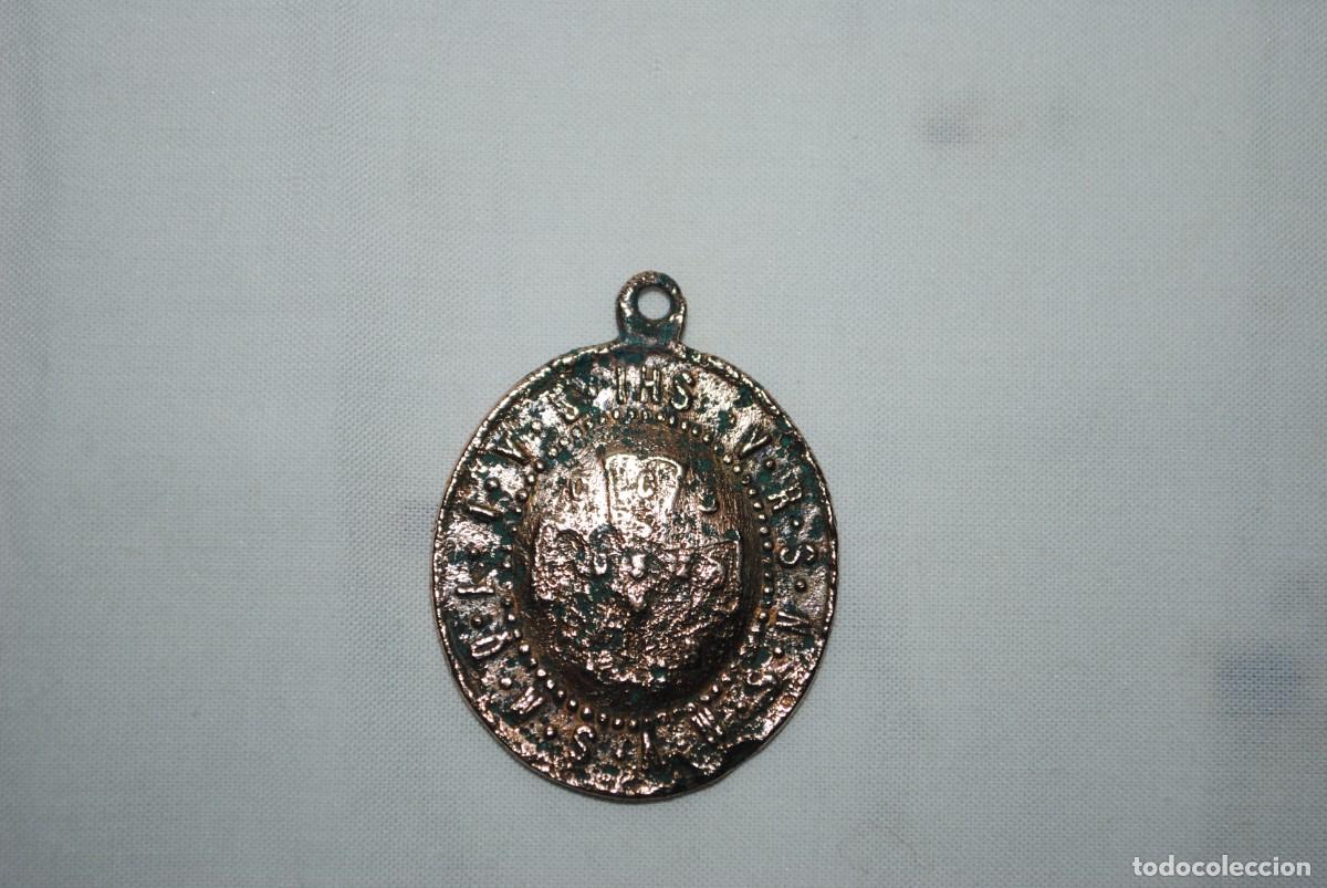Antig&uuml;edades: MEDALLA MUY ANTIGUA A IDENTIFICAR . - Foto 2
