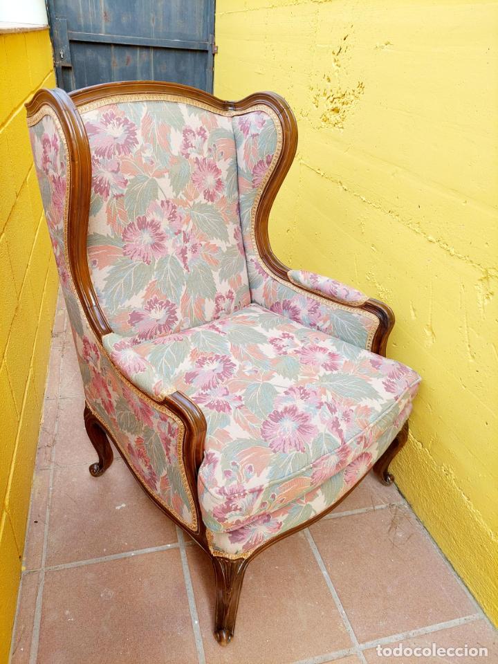 Antig&uuml;edades: SILLON OREJERO DE NOGAL - Foto 1