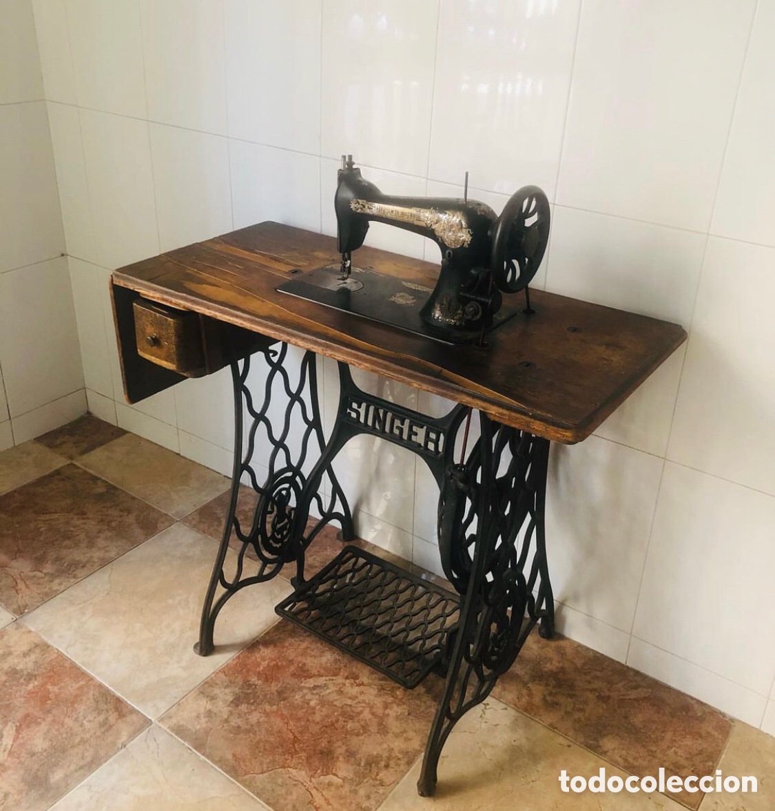 Antiguidades: M&aacute;quina de coser antigua (1800) - Singer