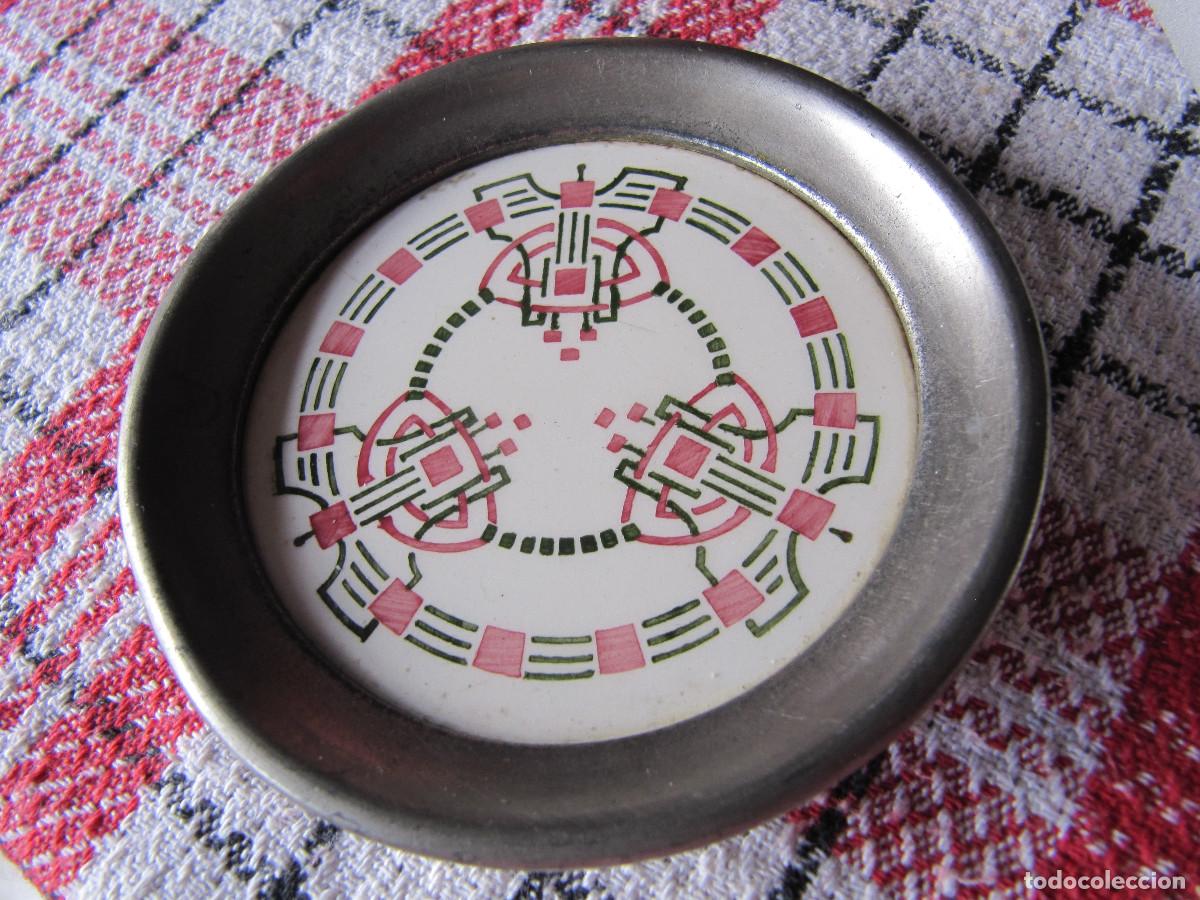 Antig&uuml;edades: ANTIGUO PLATITO METAL Y PLASTICO MARCAJE 1822 RARO..