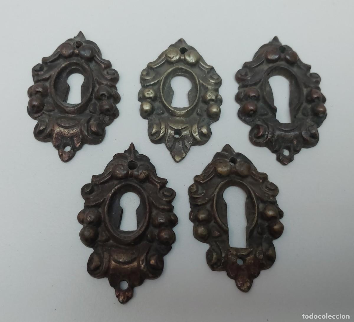 Antig&uuml;edades: LOTE DE 5 BOCA LLAVES DE BRONCE - Foto 2