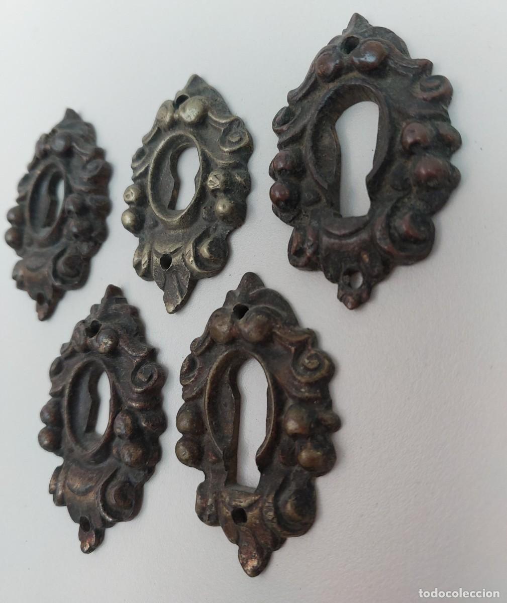 Antig&uuml;edades: LOTE DE 5 BOCA LLAVES DE BRONCE - Foto 5