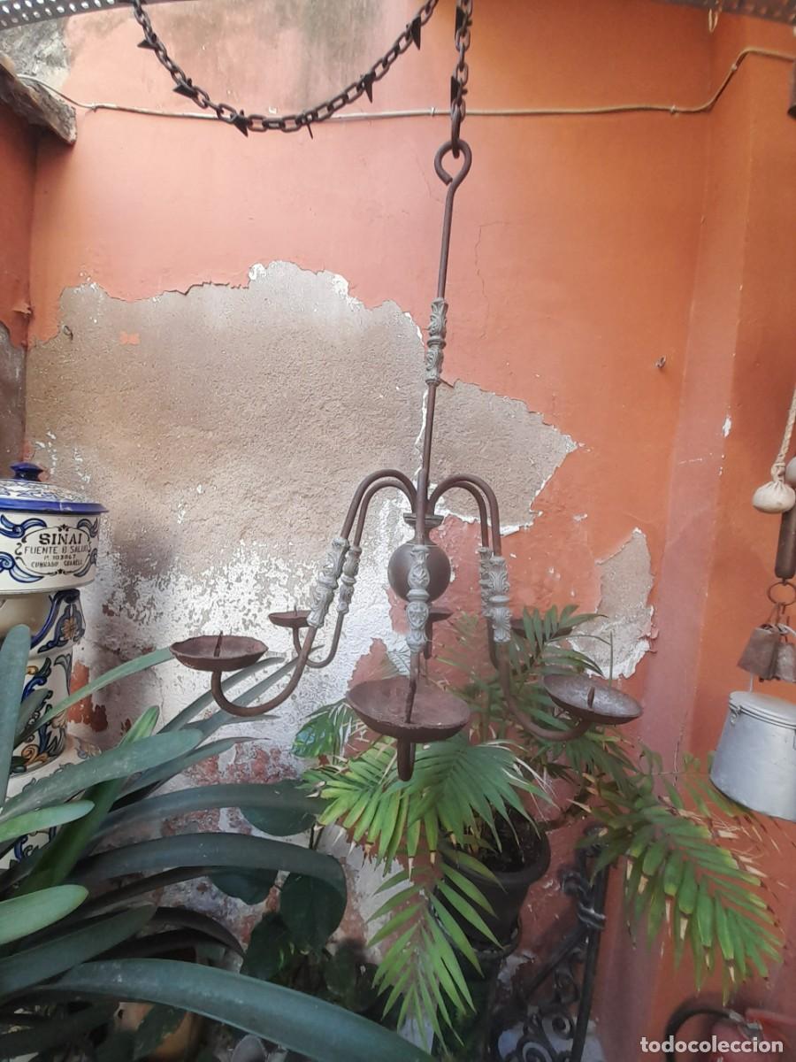 Antig&uuml;edades: lampara de forja -a velas- - Foto 2