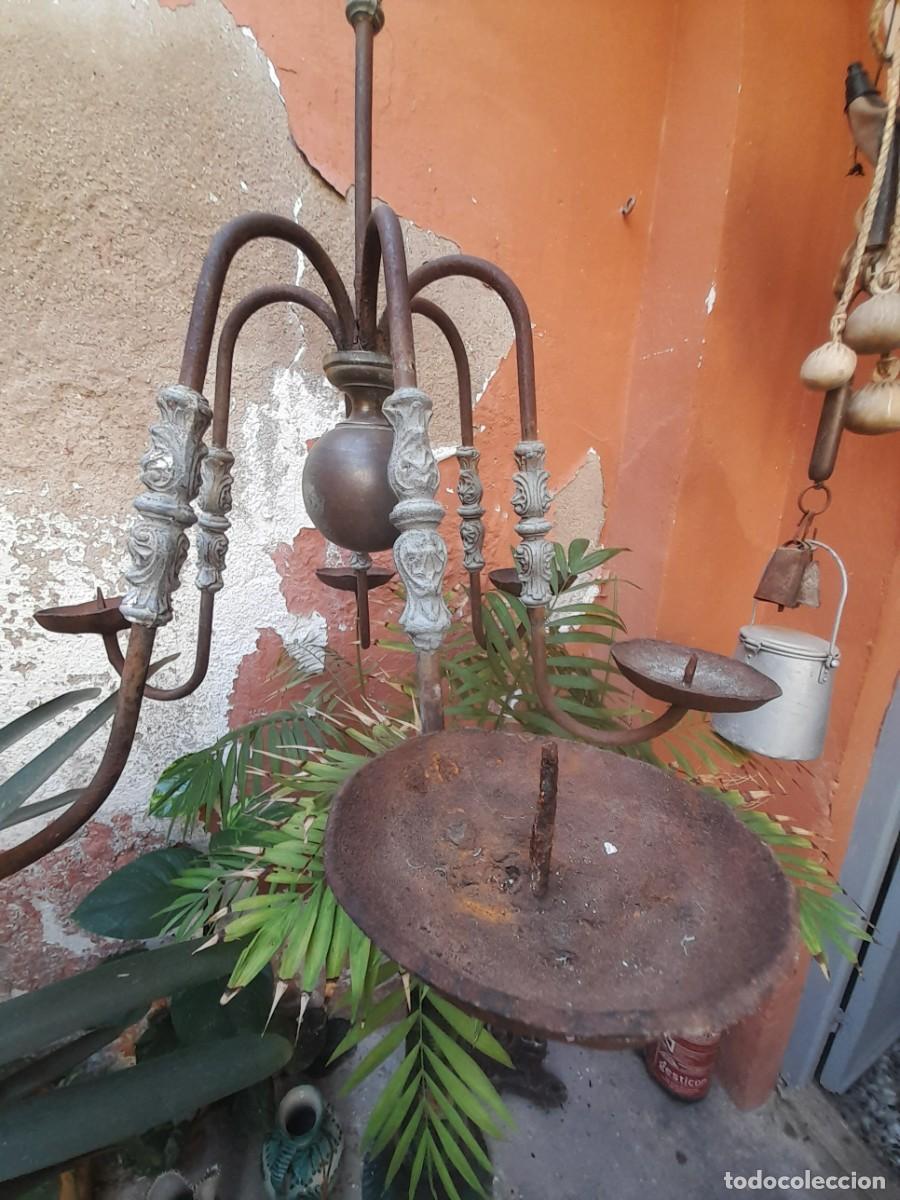 Antig&uuml;edades: lampara de forja -a velas- - Foto 3
