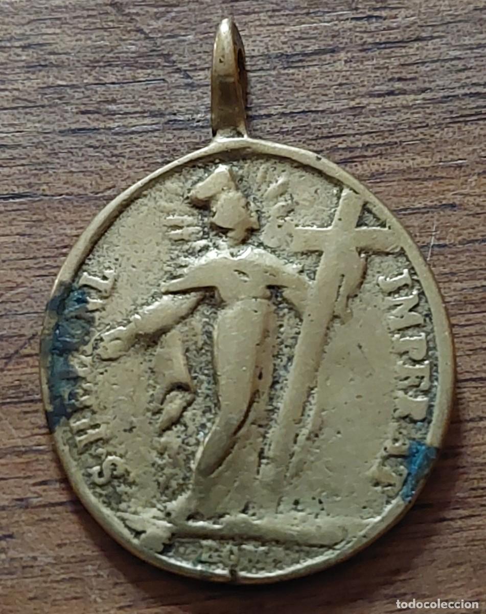 Antig&uuml;edades: Antigua medalla San Pedro - Foto 2