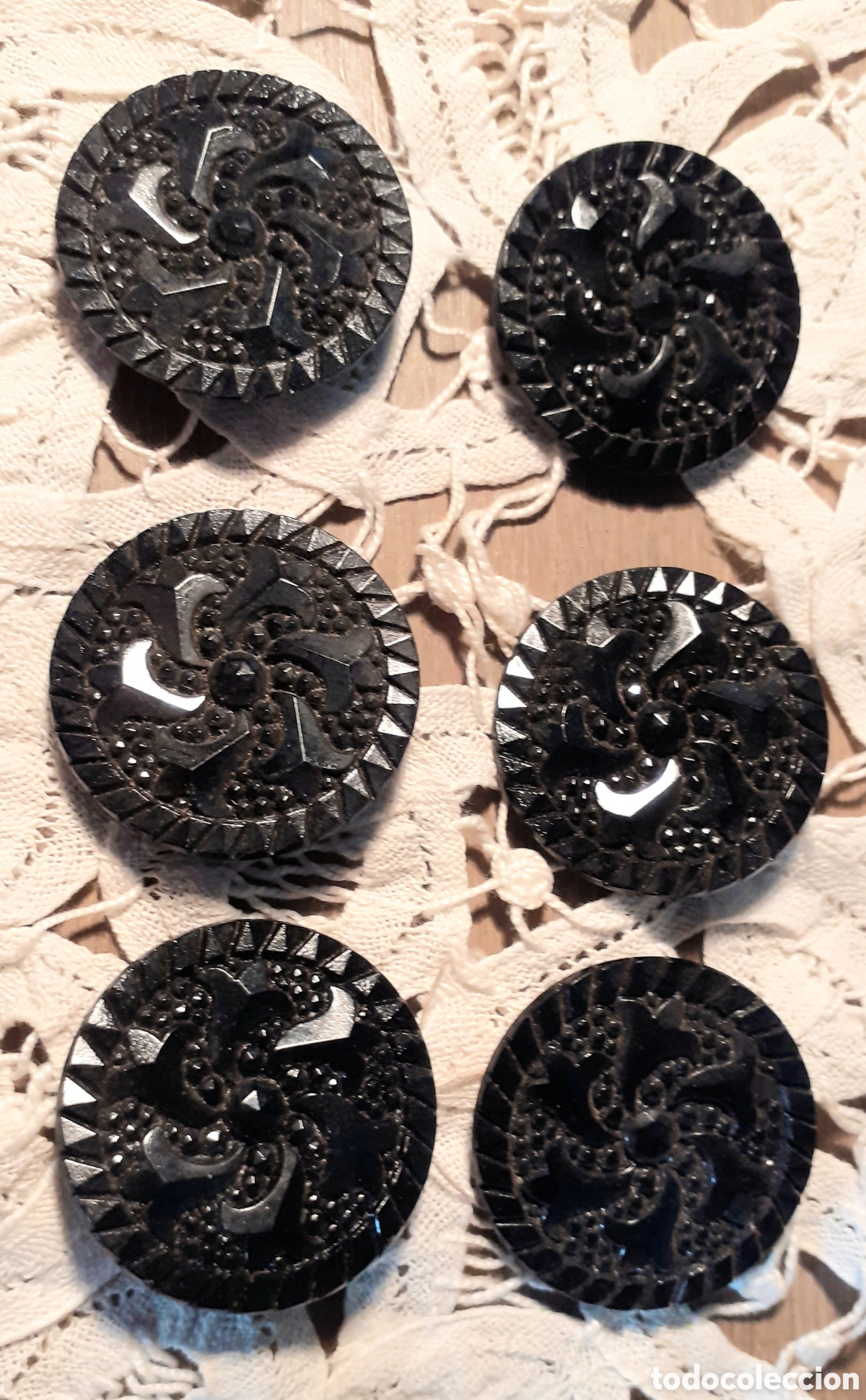 Antig&uuml;edades: 6 botones antiguas en baquelita - Foto 1