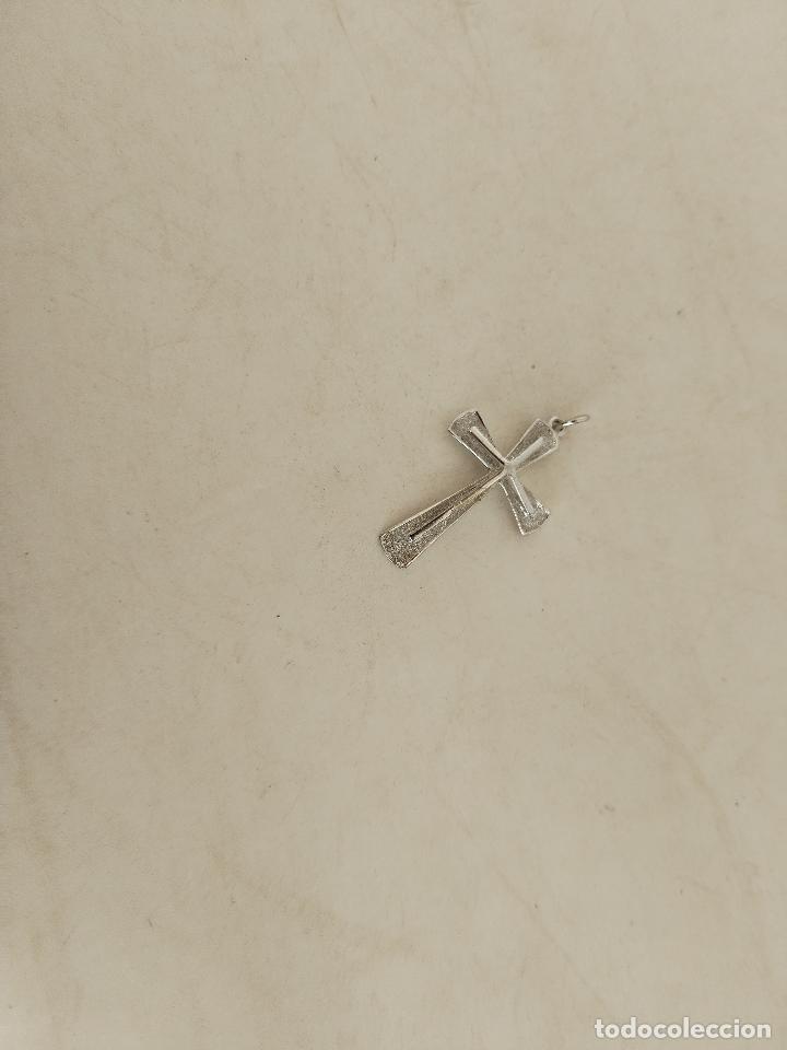 Antig&uuml;edades: cruz colgante de plata - Foto 2