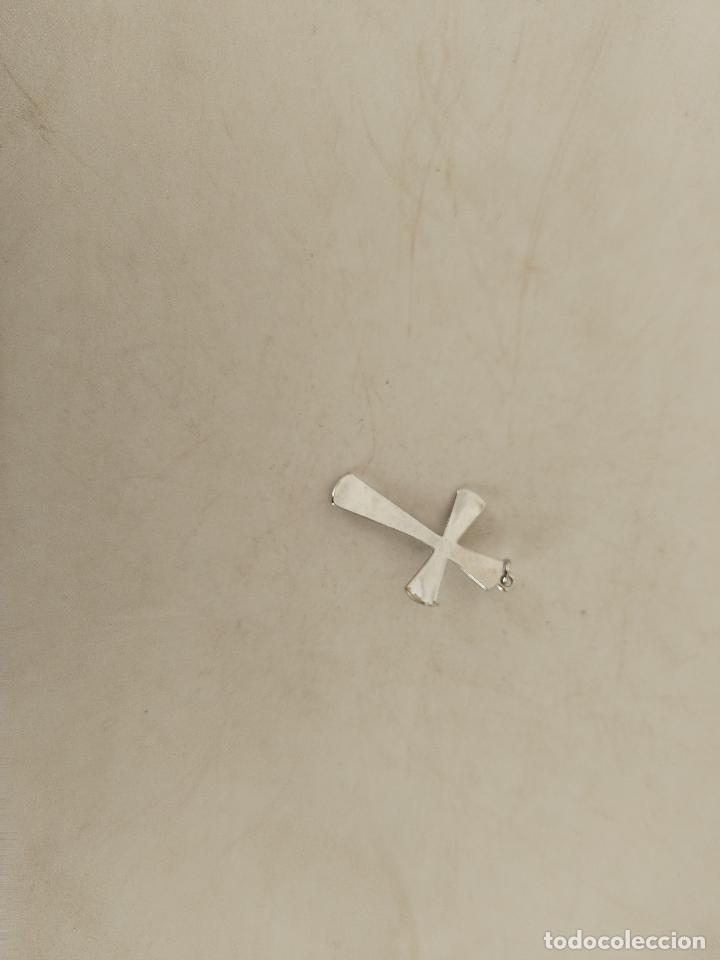 Antig&uuml;edades: cruz colgante de plata - Foto 4
