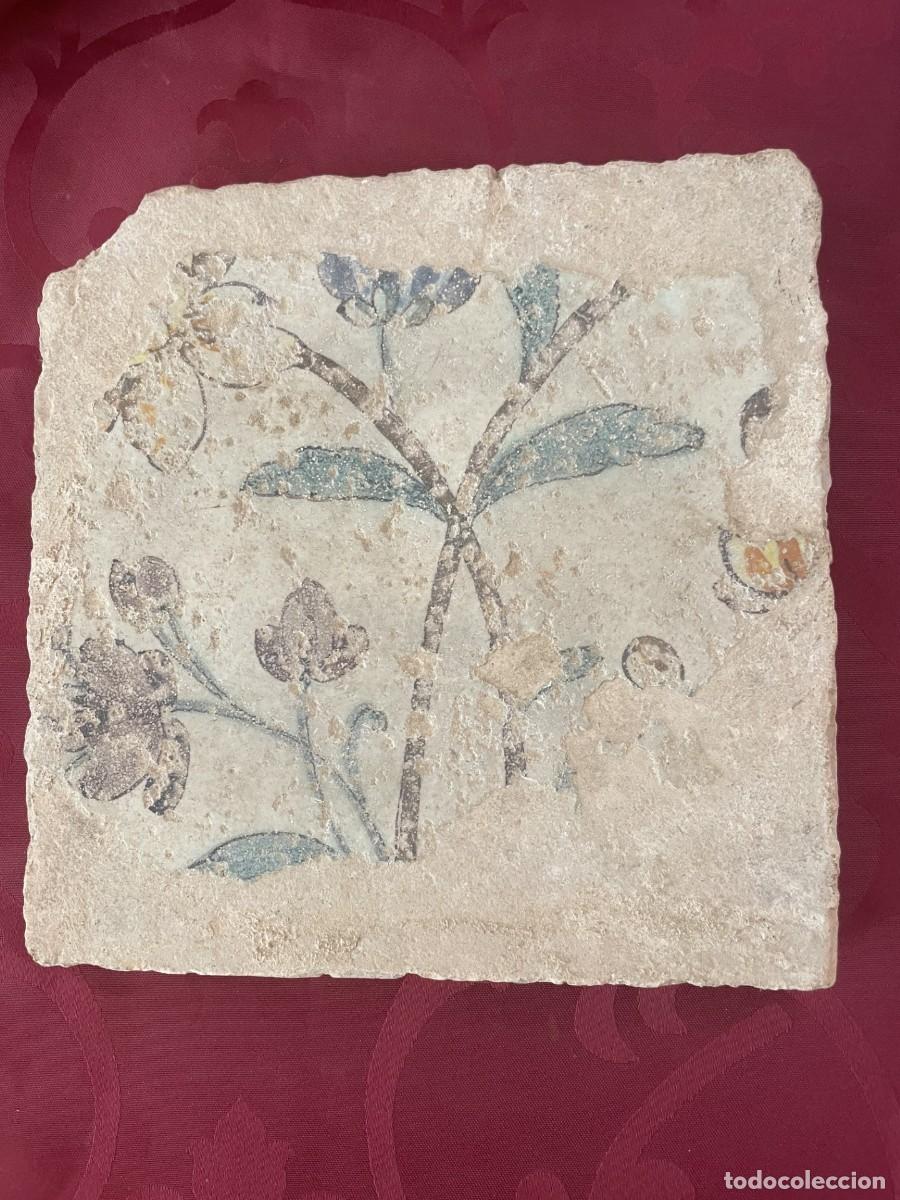 Antig&uuml;edades: Azulejo antiguo desgastado - Foto 1
