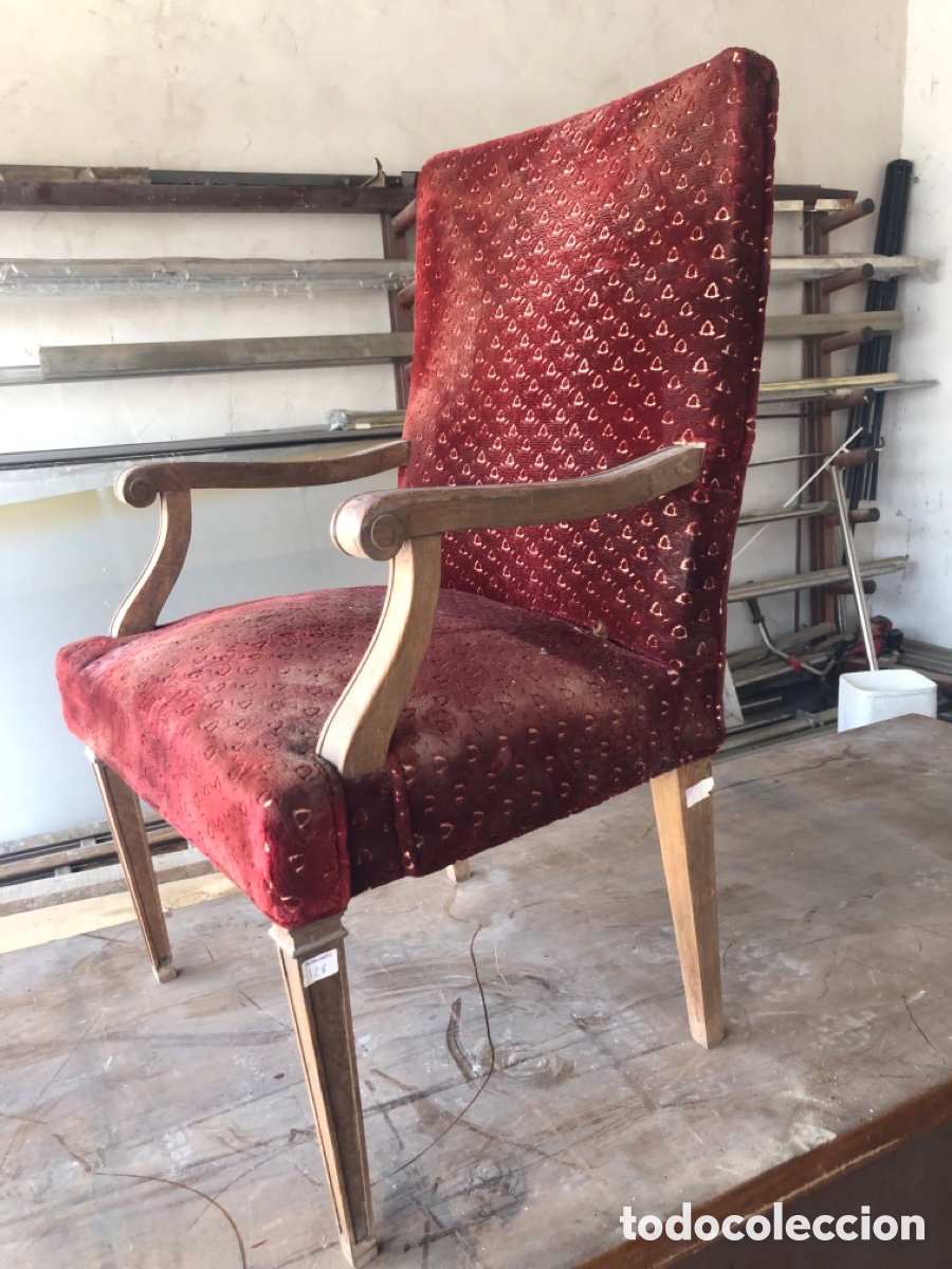 Antig&uuml;edades: 8 sillones con brazo en madera de nogal - Foto 1