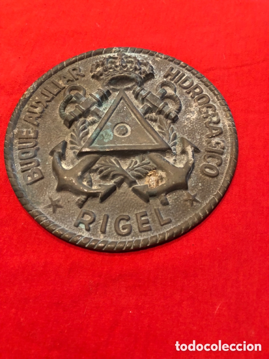 Antig&uuml;edades: Placa de bronce en buen estado