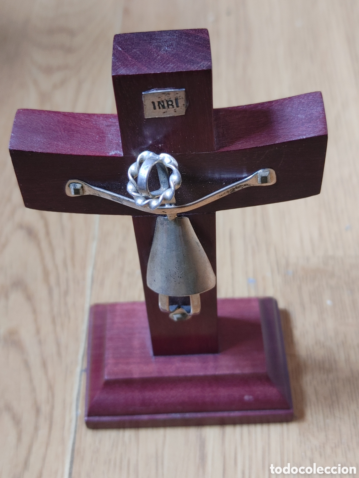 Antig&uuml;edades: Cruz de madera con Cristo de plata. - Foto 6