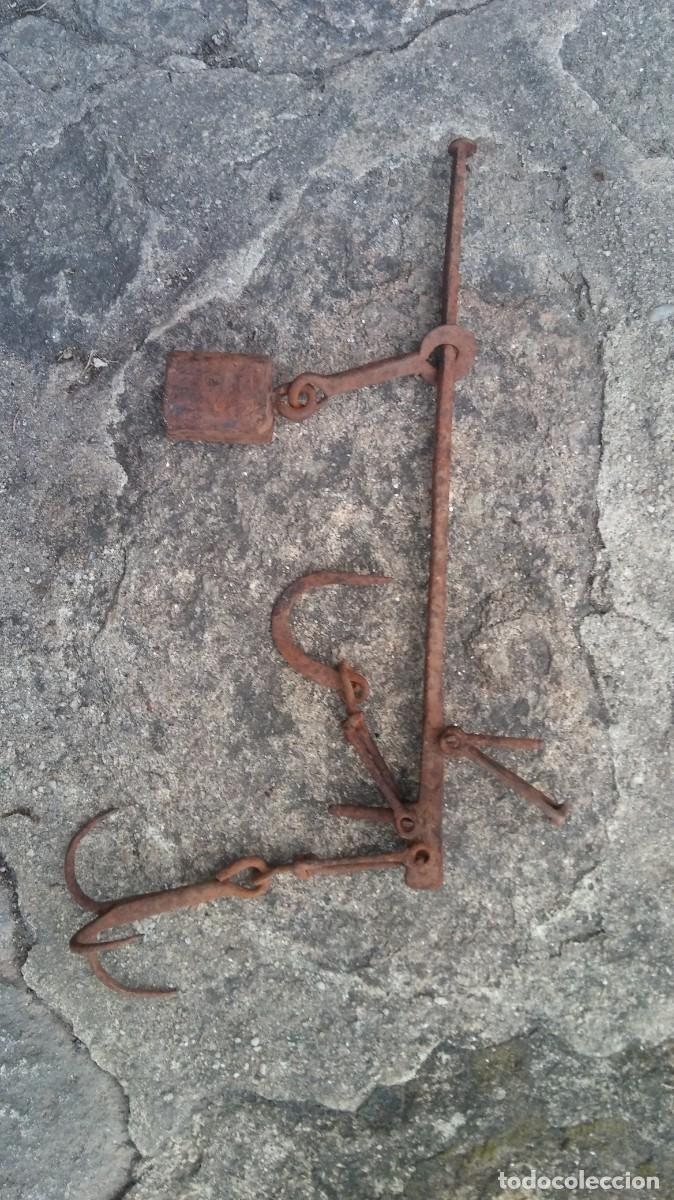 Antig&uuml;edades: Romana o balanza de hierro forjado. - Foto 4