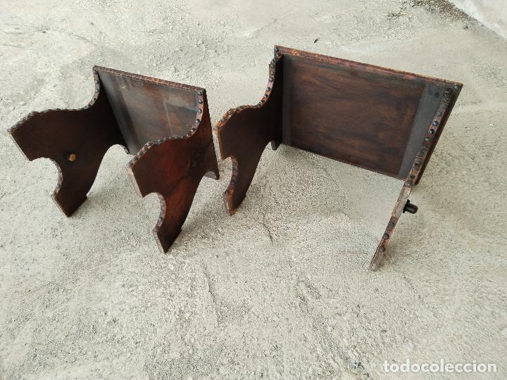 Antig&uuml;edades: set dos mesas de madera forradas en piel - Foto 6