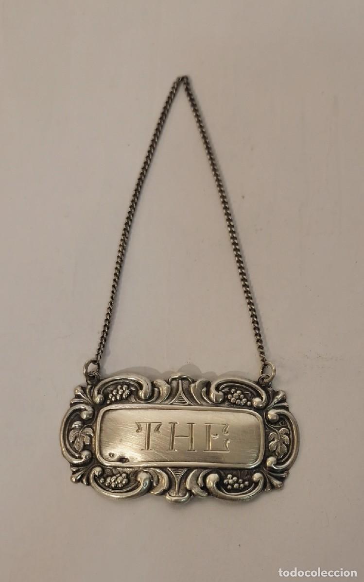 Antig&uuml;edades: Placa para colgar en botellas - Foto 1