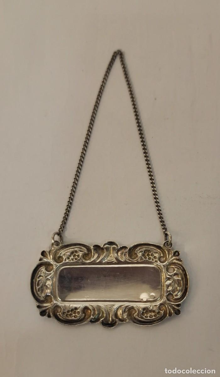 Antig&uuml;edades: Placa para colgar en botellas - Foto 2