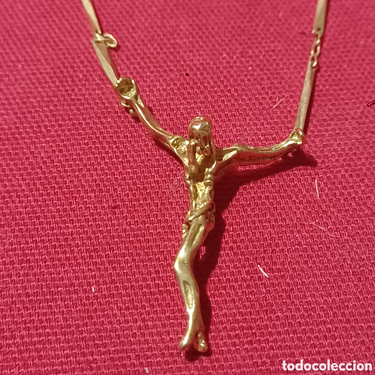 Antig&uuml;edades: Cadena dorada con cristo crucificado NO ORO - Foto 2