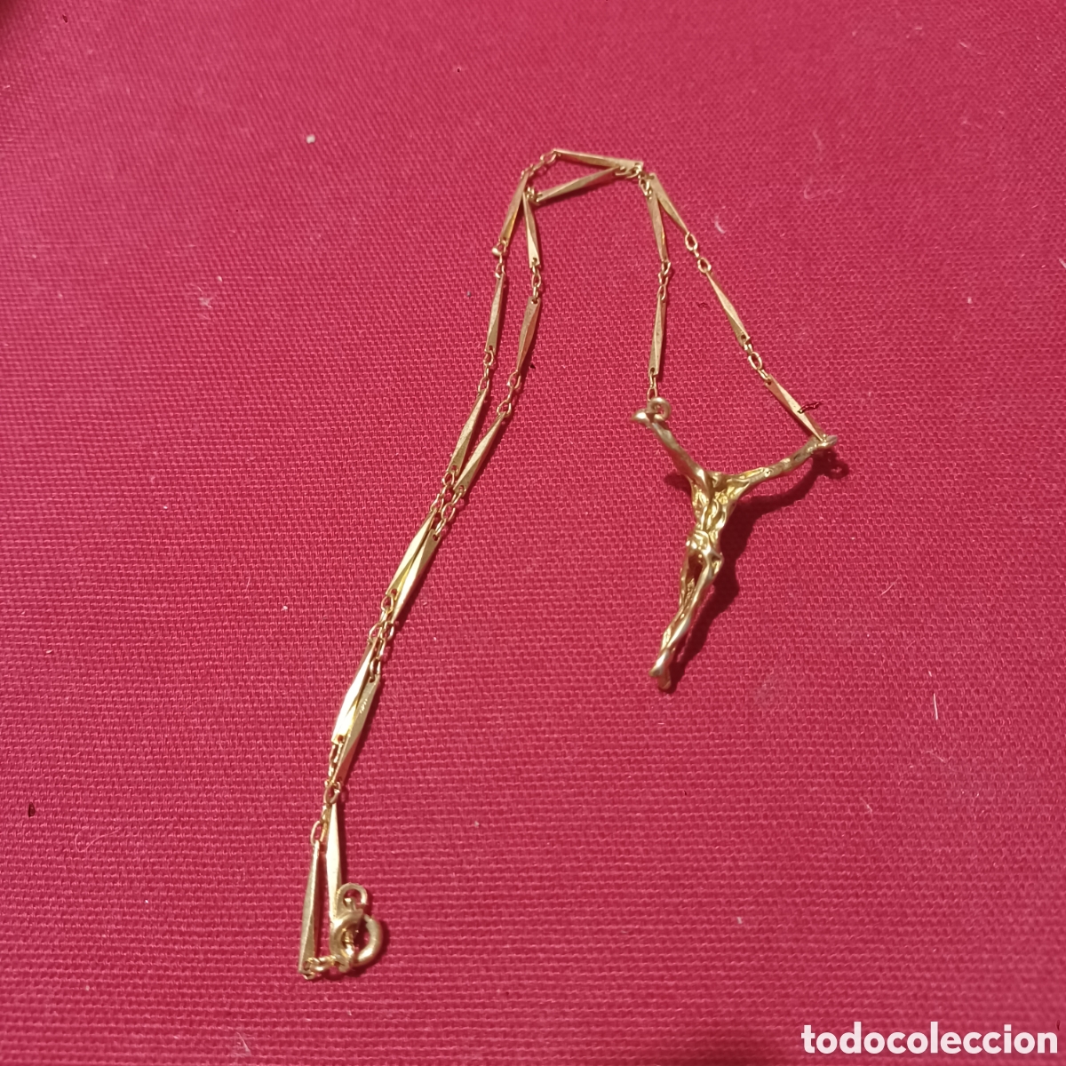 Antig&uuml;edades: Cadena dorada con cristo crucificado NO ORO - Foto 3
