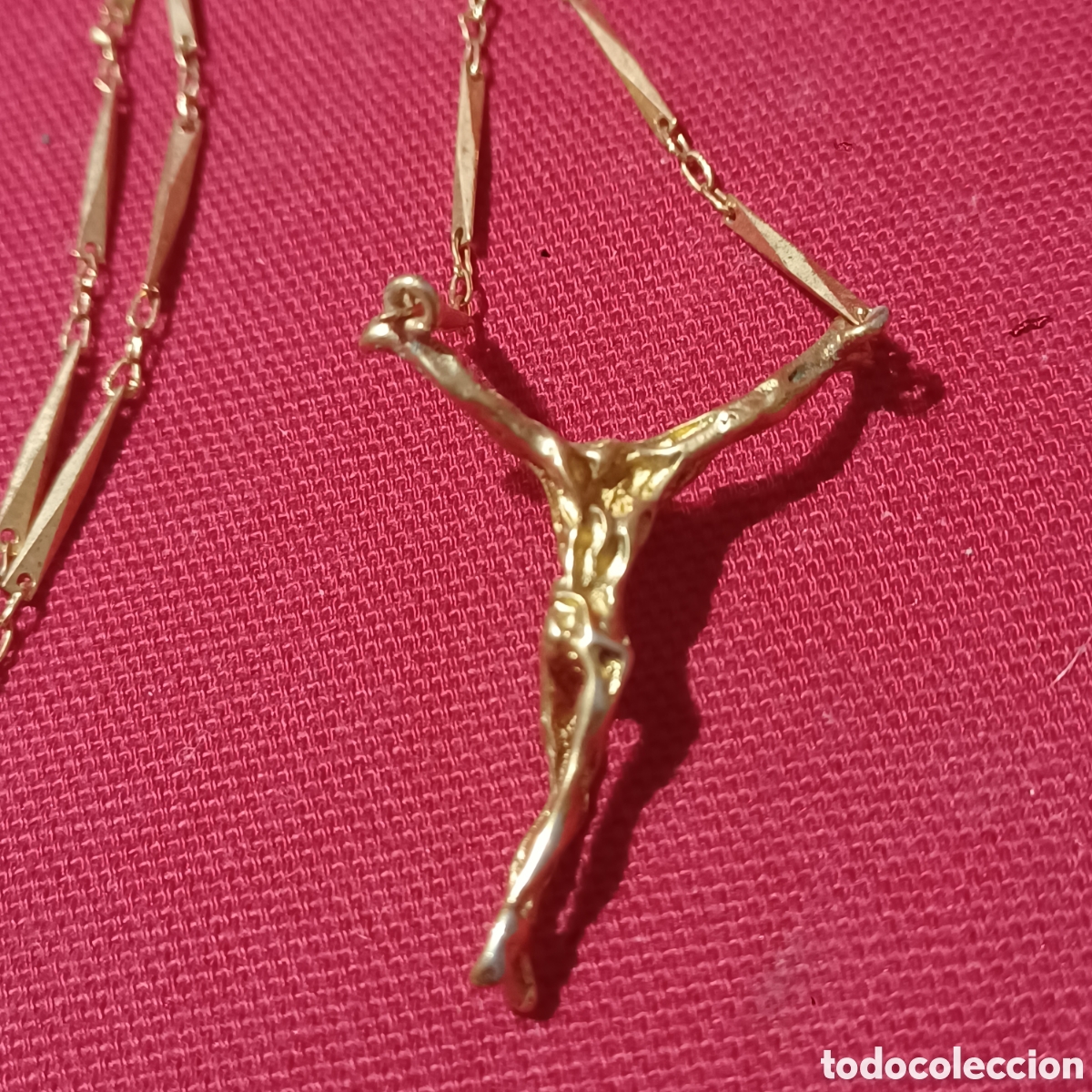 Antig&uuml;edades: Cadena dorada con cristo crucificado NO ORO - Foto 4