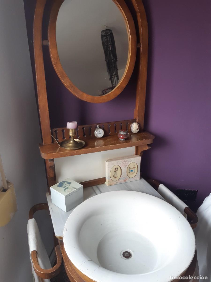 Antig&uuml;edades: lavabo antiguo de madera y porcelana