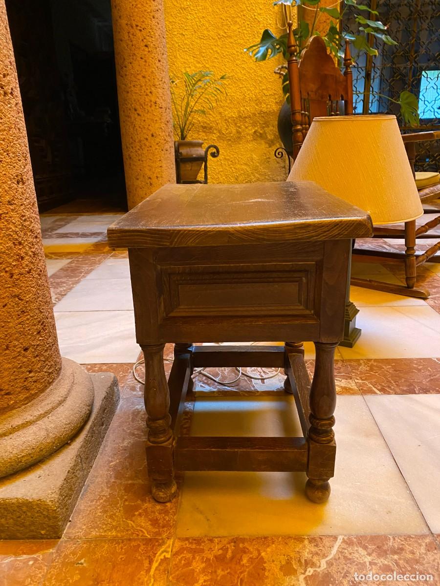 Antig&uuml;edades: mesa auxiliar rustica - Foto 2
