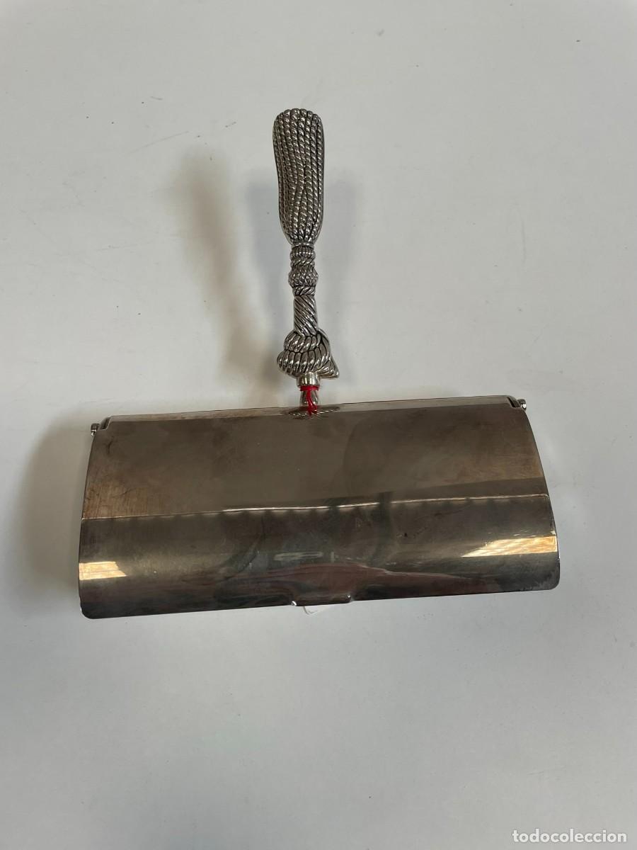 Antig&uuml;edades: ANTIGUO RECOGEMIGAS DE MESA EN METAL - Foto 1