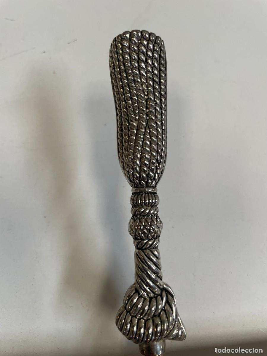 Antig&uuml;edades: ANTIGUO RECOGEMIGAS DE MESA EN METAL - Foto 2