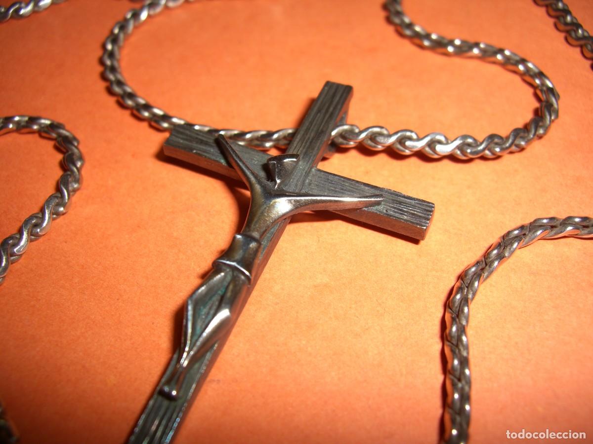 Antig&uuml;edades: CRUCIFIJO DE PLATA CON CADENA - Foto 3