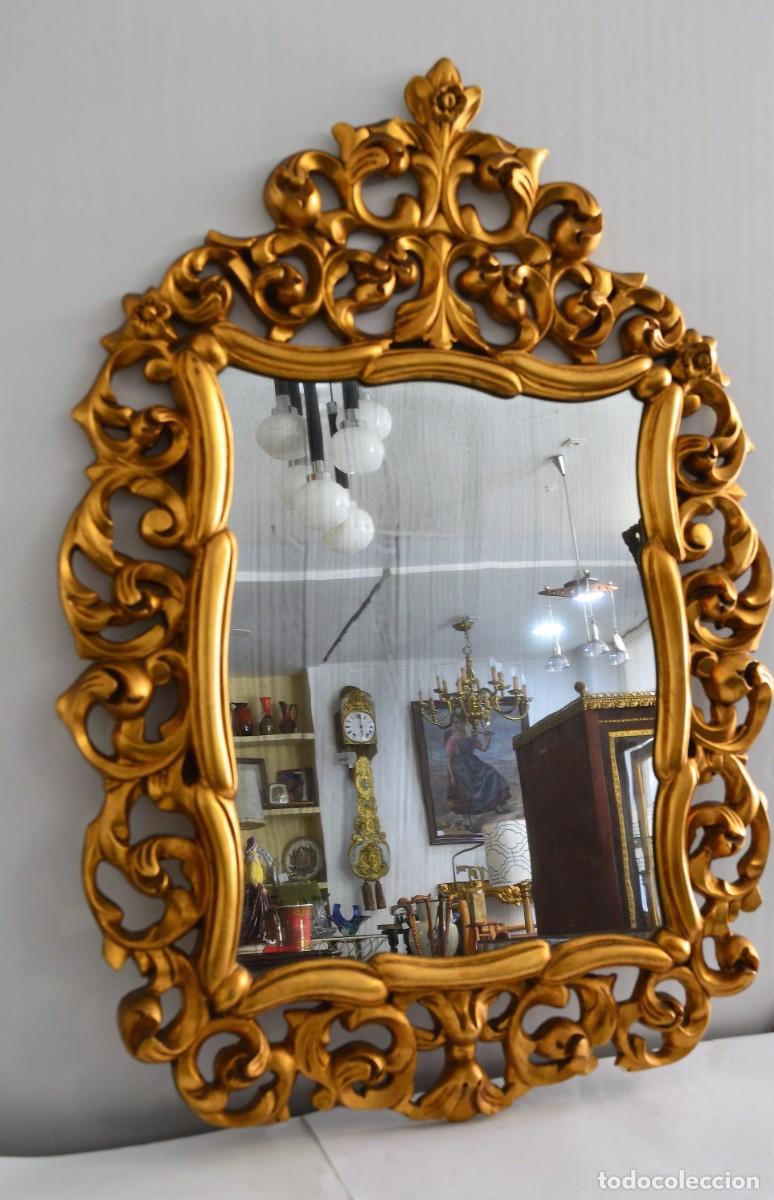 Antig&uuml;edades: Antiguo espejo tallado de pared - Foto 2