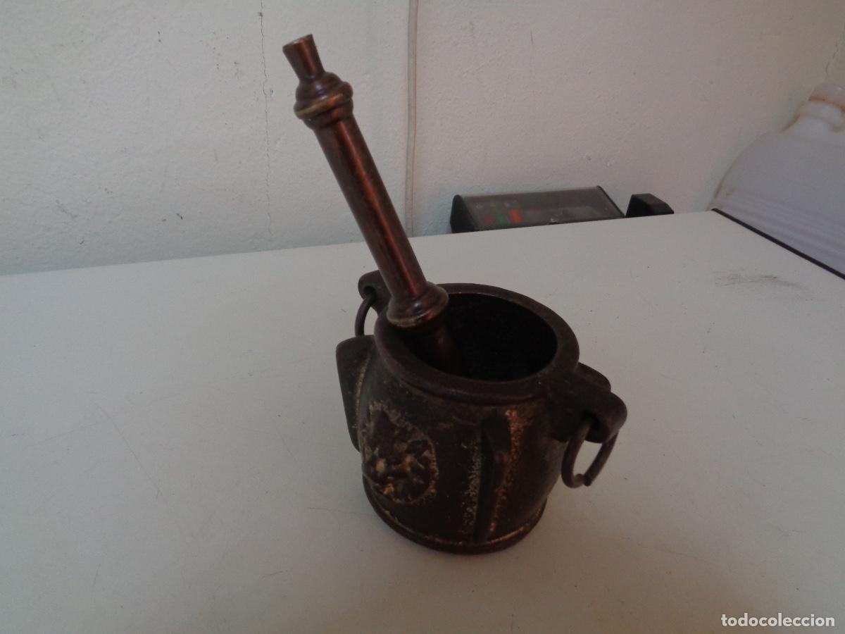 Antig&uuml;edades: almirez o mortero de bronce medieval, original pieza museo - Foto 2