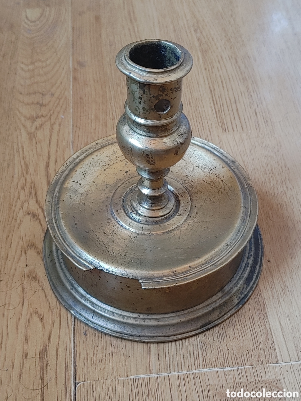 Antig&uuml;edades: Candelero de carrete en bronce. S. XVI. - Foto 1
