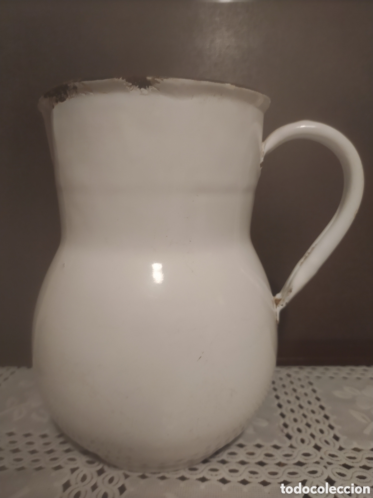 Antig&uuml;edades: Jarra de hierro esmaltado blanco - Foto 1