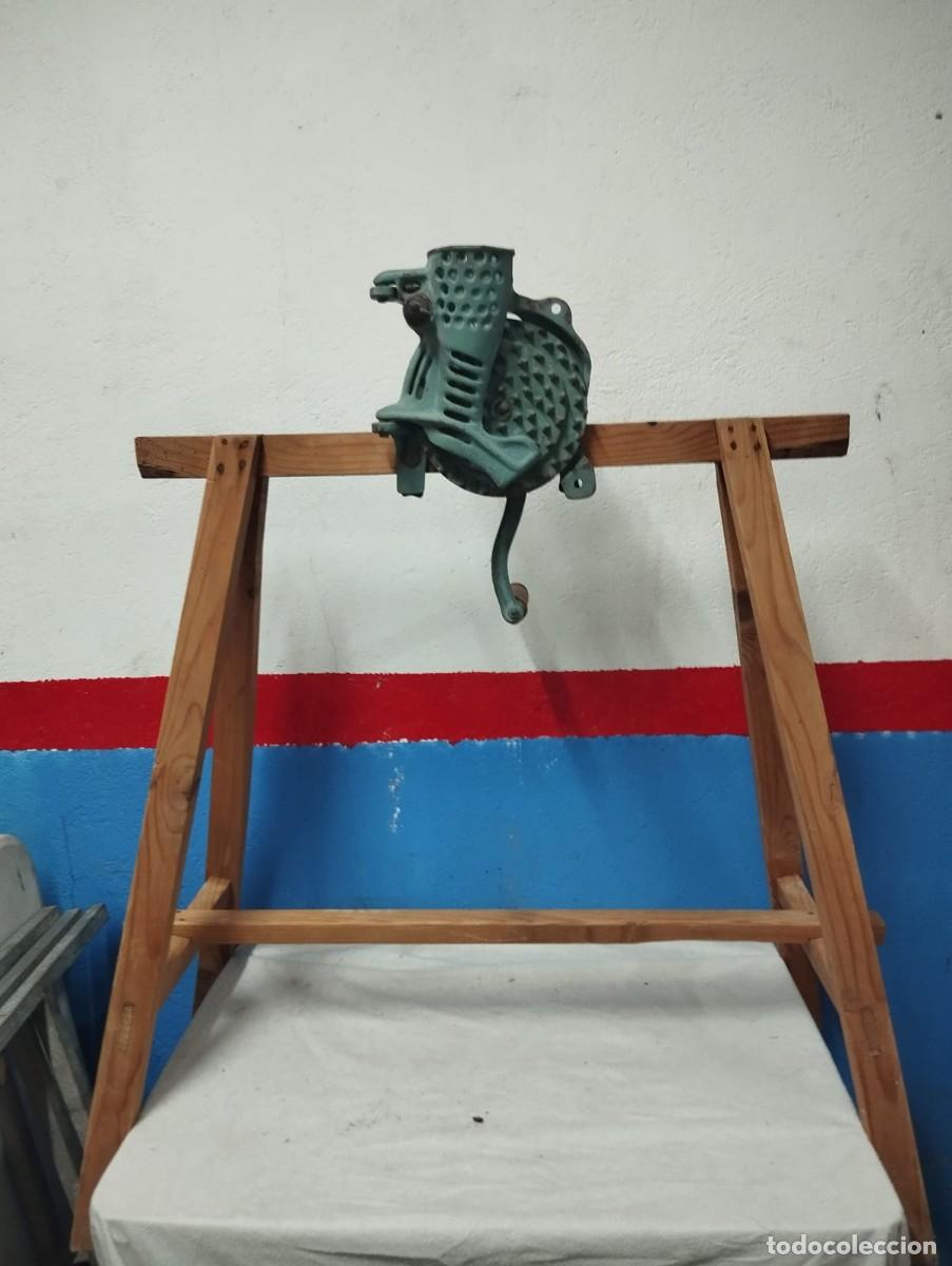 Antig&uuml;edades: Antigua degranadora de maiz - Foto 1