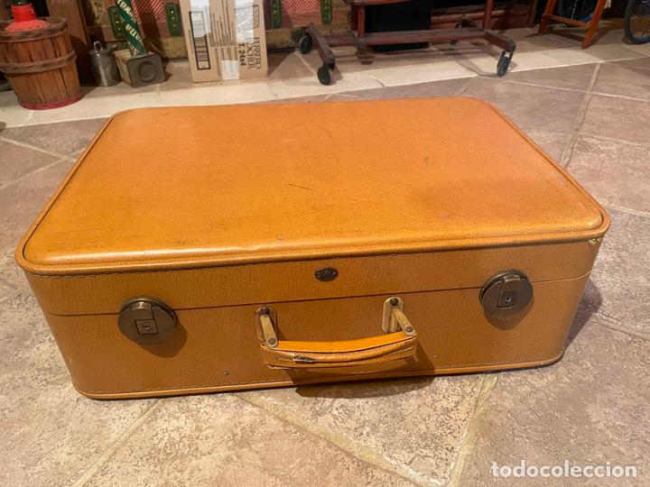 Antig&uuml;edades: ANTIGUA MALETA A&Ntilde;OS 70 PIEL
