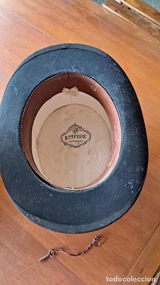 Antig&uuml;edades: Sombrerera con llave y sombrero de copa - Foto 6