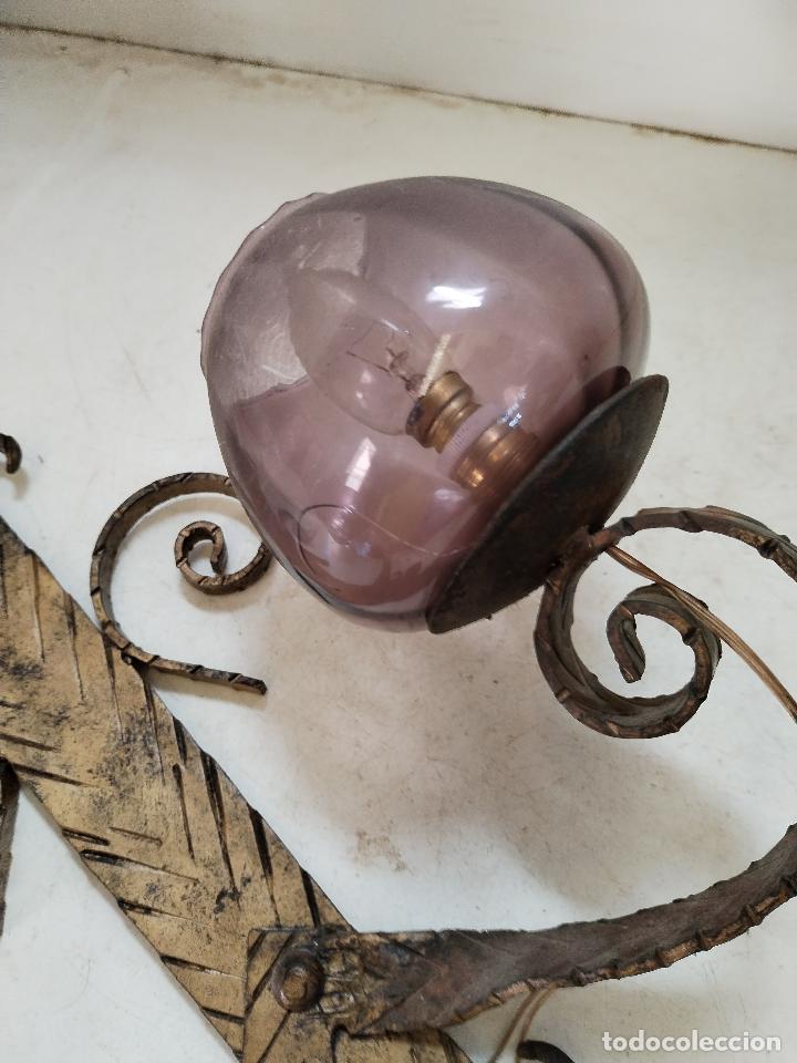 Antig&uuml;edades: aplique de forja con tulipas violeta - Foto 5