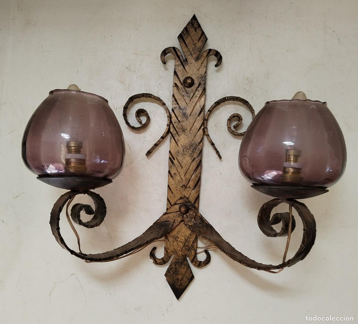 Antig&uuml;edades: aplique de forja con tulipas violeta - Foto 1